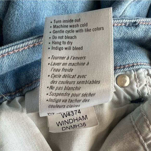 Paige Women’s Genevieve Light Wash High Rise Stretch Bell Bottom Flared Jeans 30 - Picture 10 of 12